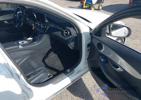 2016 Mercedes-Benz C 300 из США, поврежденный, VIN 55SWF4JB3GU124256